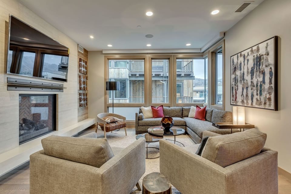 Furniture, Living Room, Indoors, Room, Building