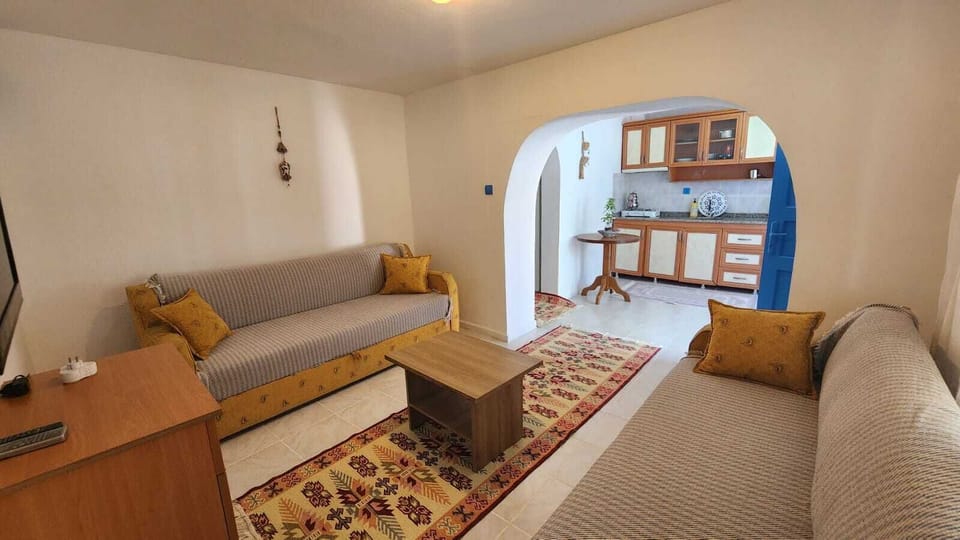 Family Apartment, Mountain View | Free WiFi, bed sheets