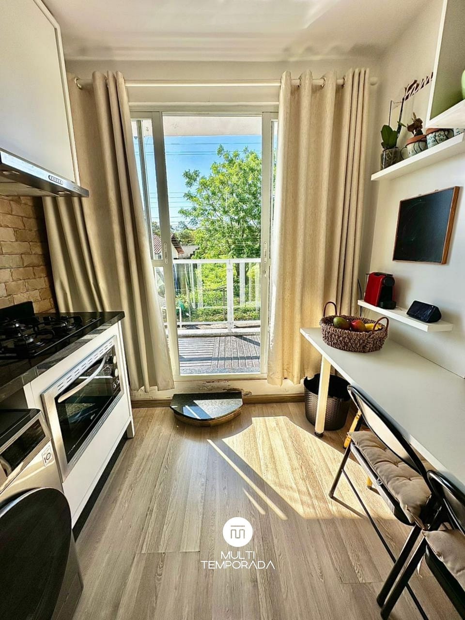 Deluxe Apartment, Mountain View | Private kitchen | Fridge, microwave, blender, cookware/dishes/utensils