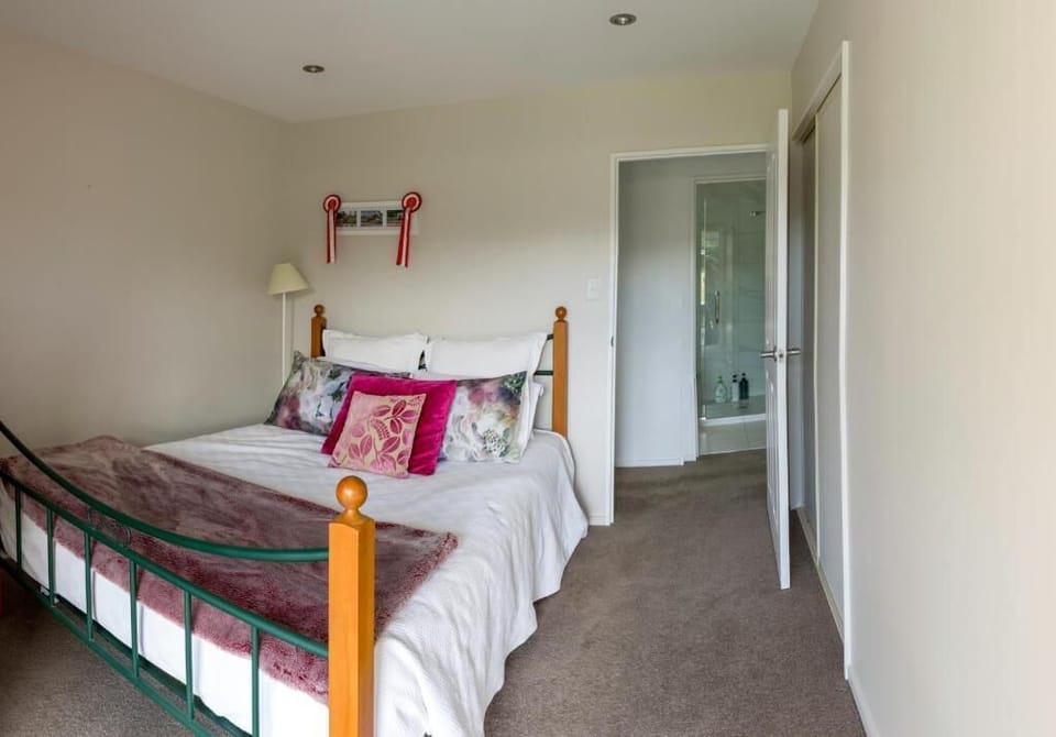 Standard Double Room, 1 Double Bed, Garden View | Egyptian cotton sheets, premium bedding, down comforters, pillowtop beds