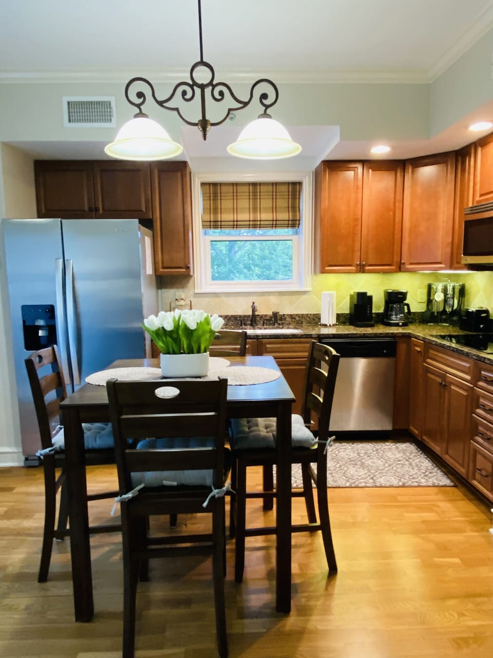 Fully equipped Kitchen with coffee, hot chocolate after a cold day out!