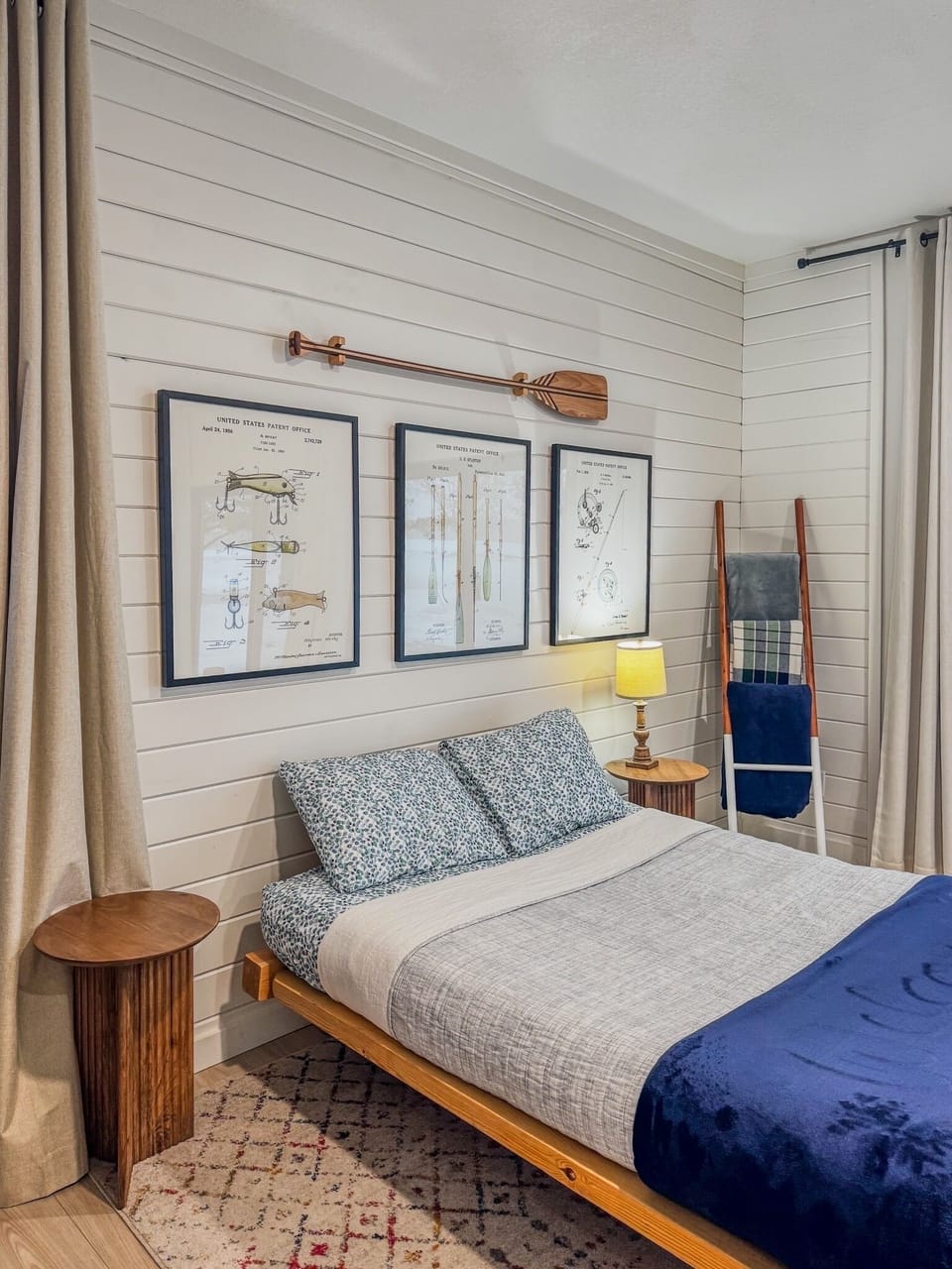 Guest cabin Queen bed