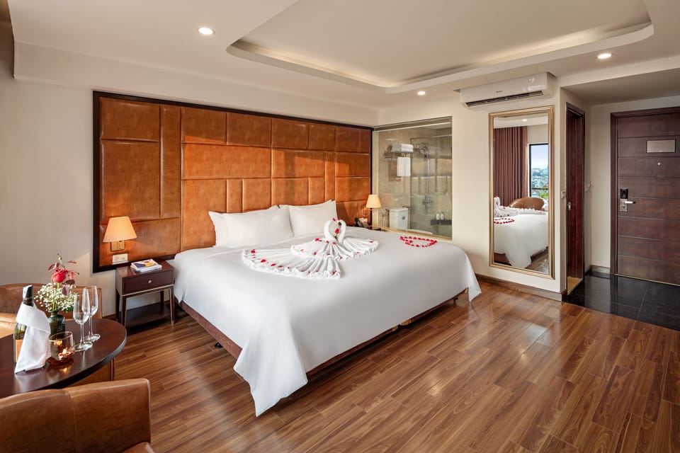 Premier Room, City View | Desk, laptop workspace, soundproofing, iron/ironing board (on request)
