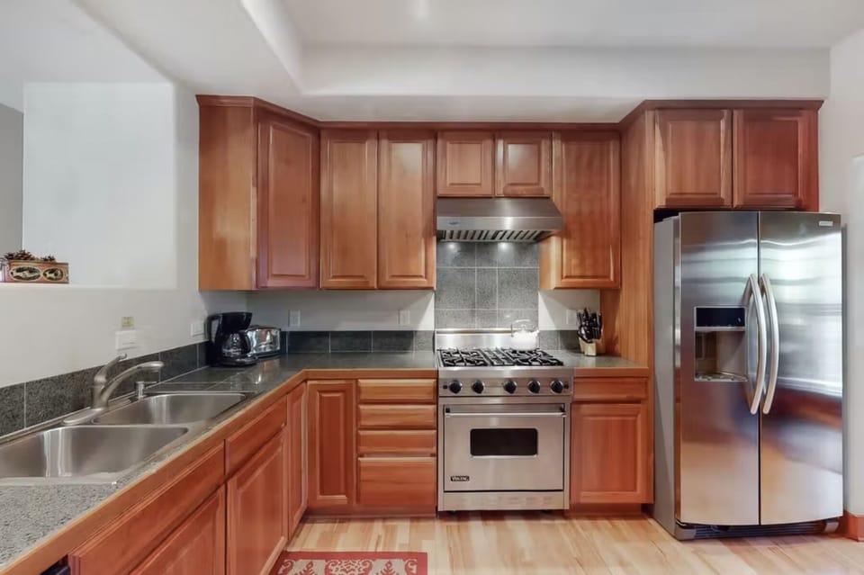 Fully Equipped Kitchen Area