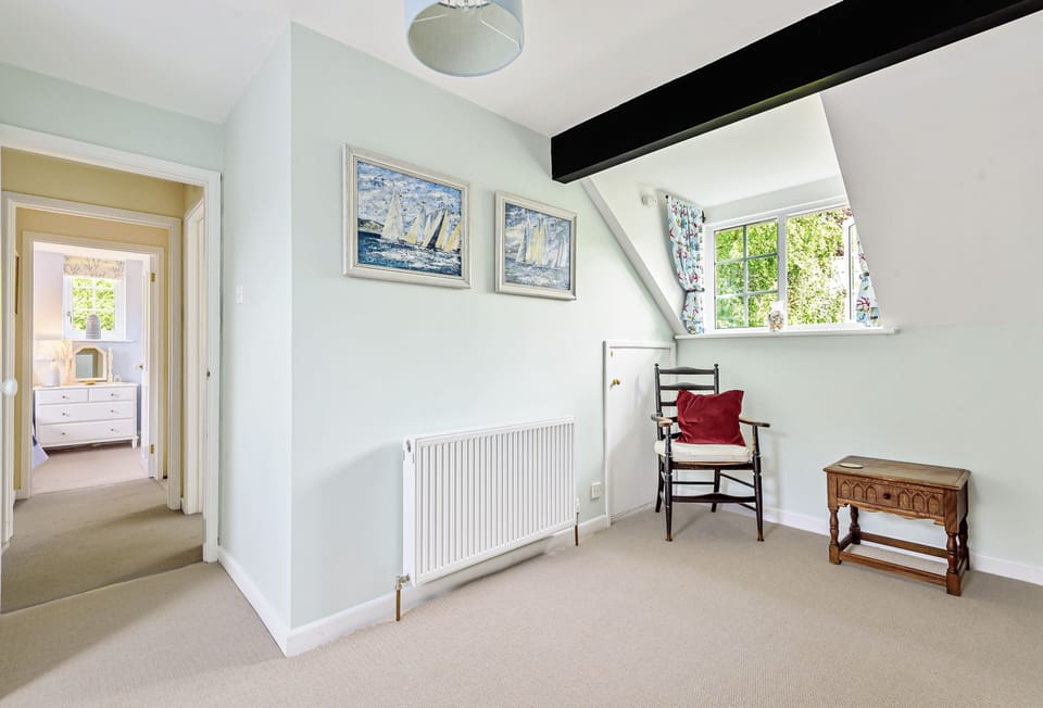 Hope Cottage, Shipton Gorge: Bedroom one