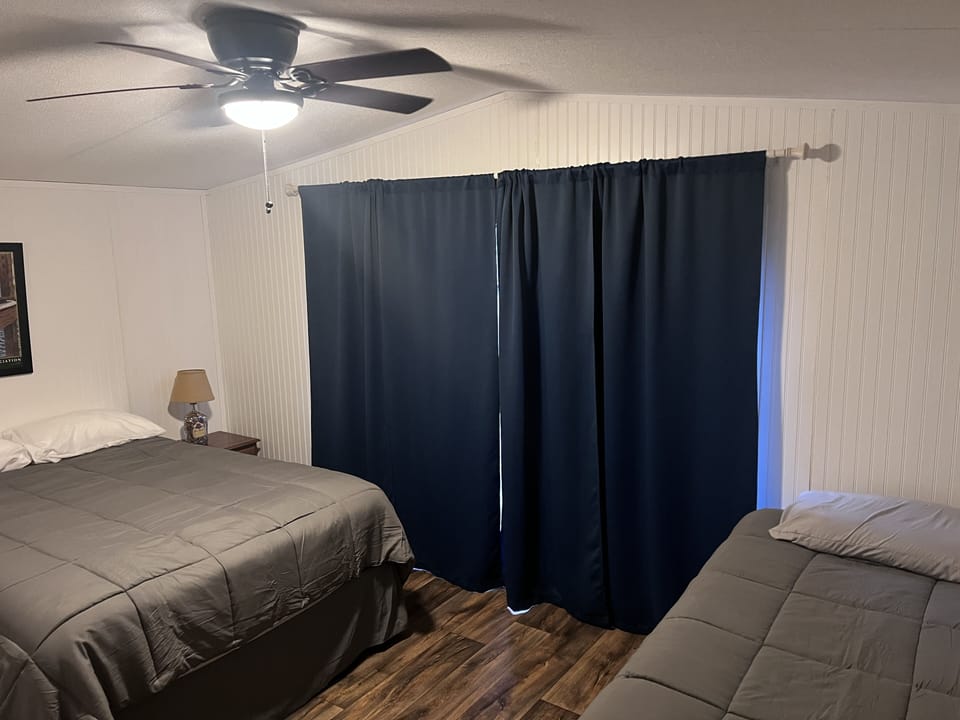 Bedroom 3 with queen bed and twin bed
