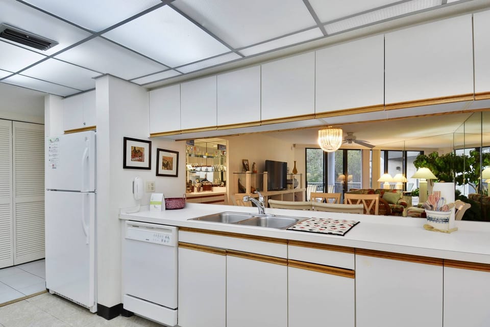 Spacious kitchen.