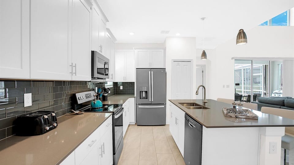 Kitchen (Angle 2)