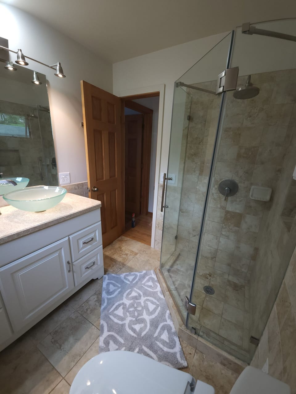 Upstairs bathroom