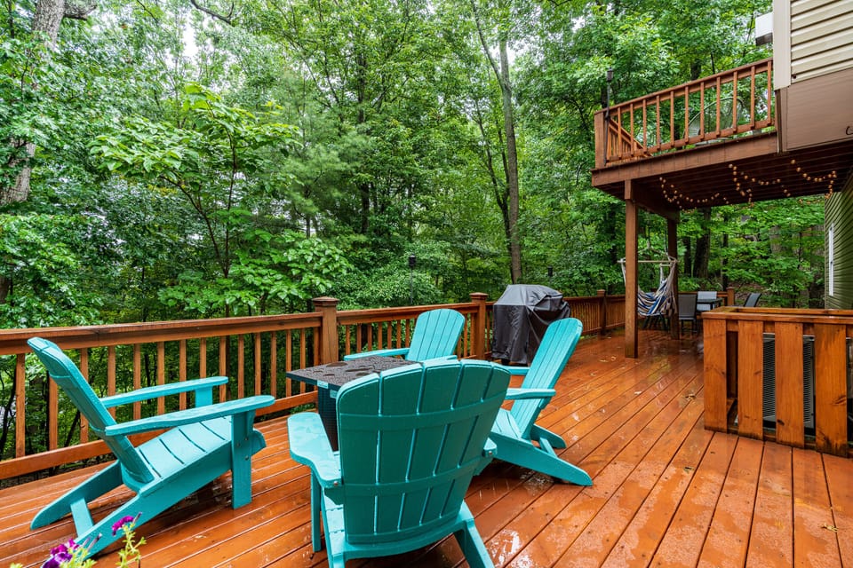 Enjoy the propane fire pit and relax on the hammocks