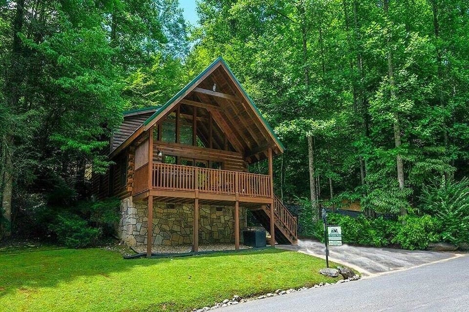 Yeti Lodge's exterior