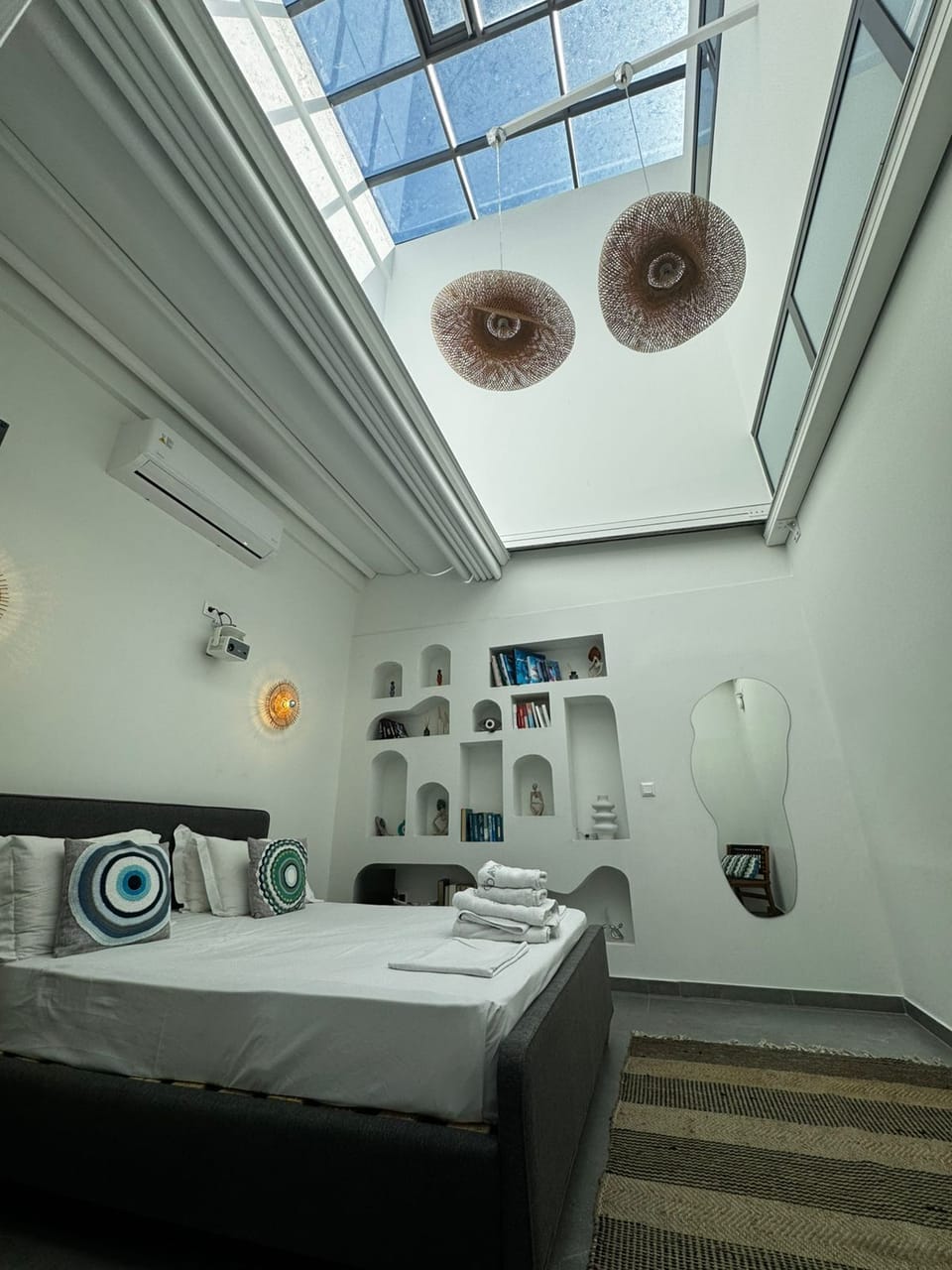Luxury Apartment, 1 Bedroom | Egyptian cotton sheets, premium bedding, in-room safe, blackout drapes