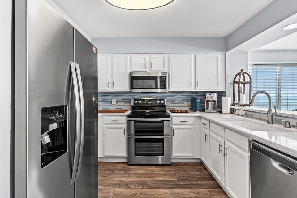 All modern appliances to make meal preparation a breeze.