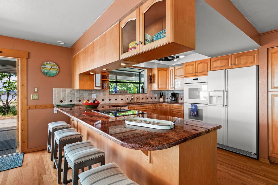 Fully functioning and well stocked kitchen