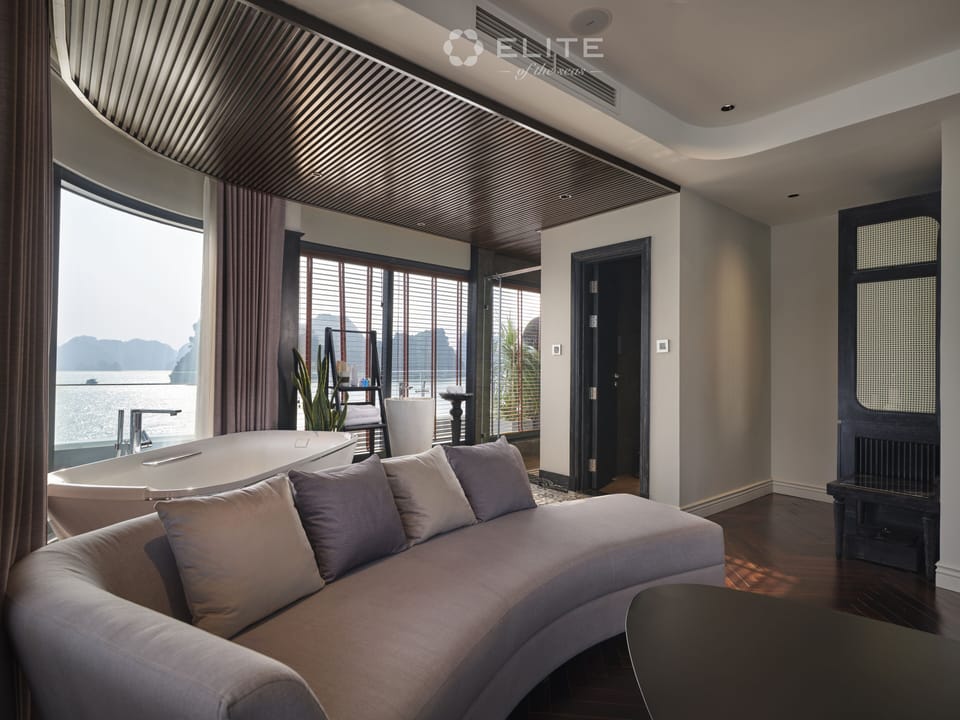 Presidential Cabin | Minibar, in-room safe, desk, soundproofing