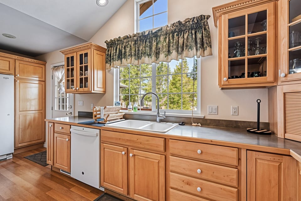Indoors, Kitchen, Sink, Sink Faucet, Cabinet