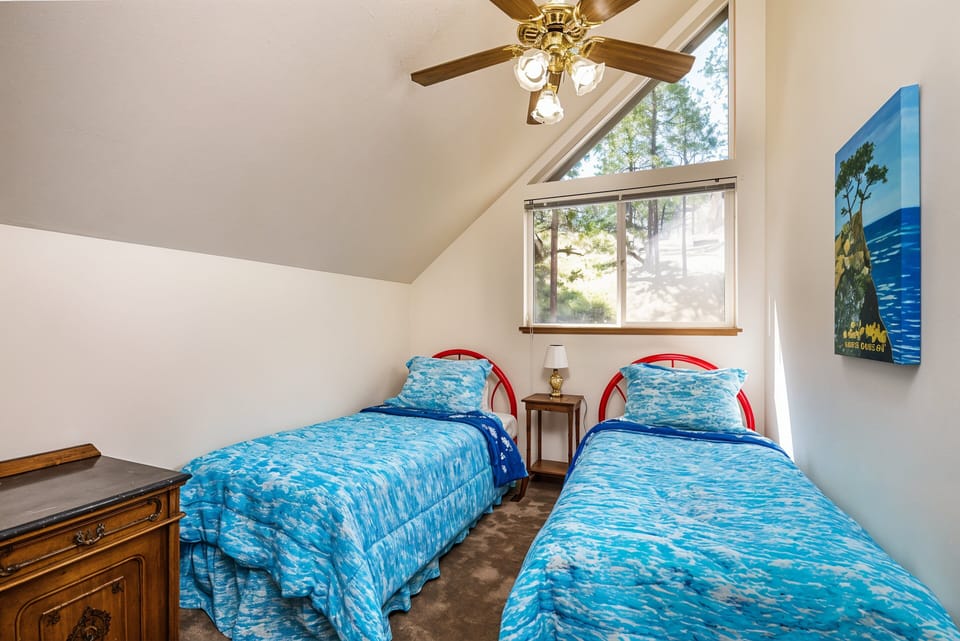 Bed, Bedroom, Furniture, Indoors, Room