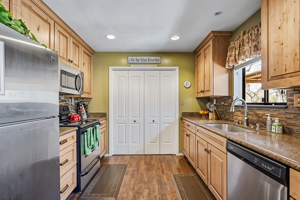 Indoors, Kitchen, Appliance, Microwave, Oven
