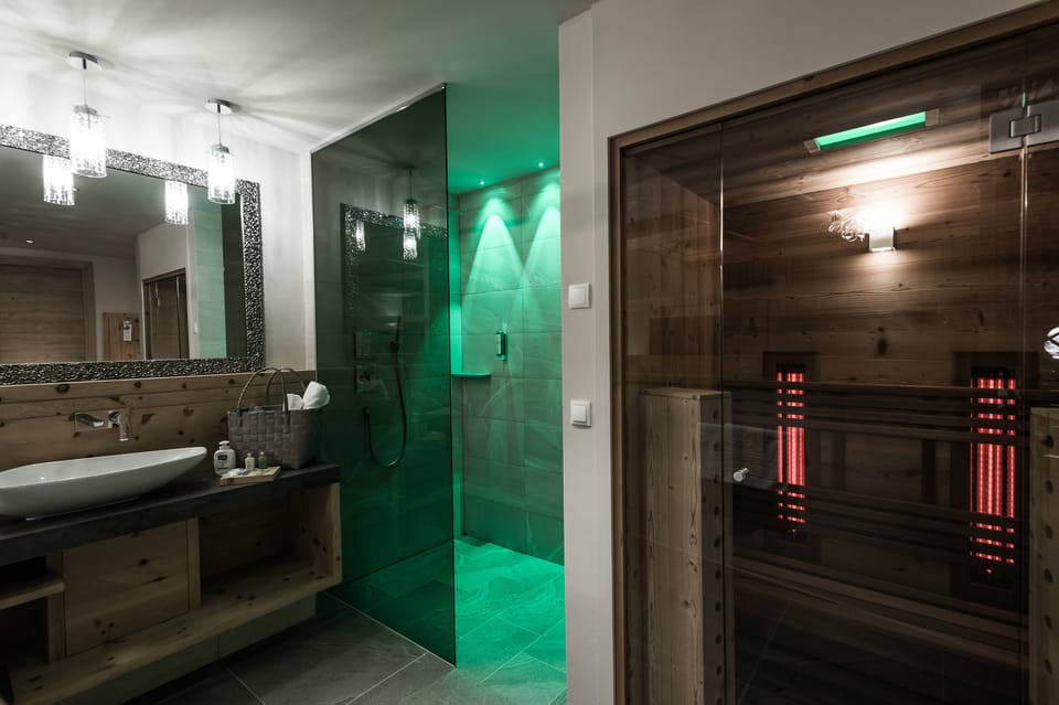 Superior Suite, Lake View, Lakeside | Bathroom | Hair dryer, bathrobes, slippers, bidet