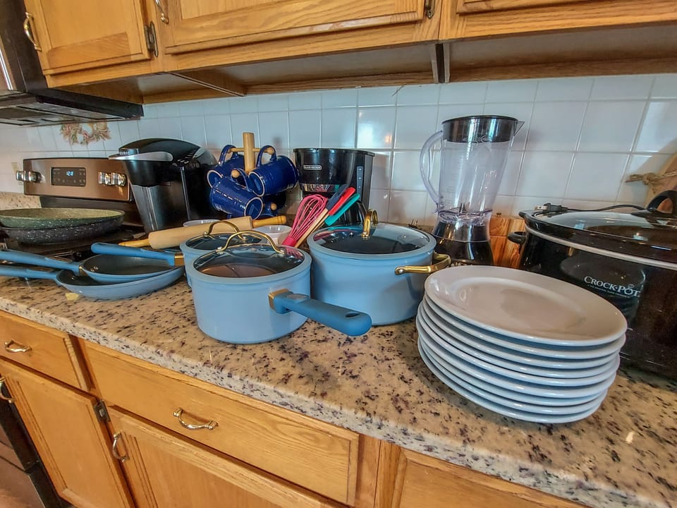Full kitchen