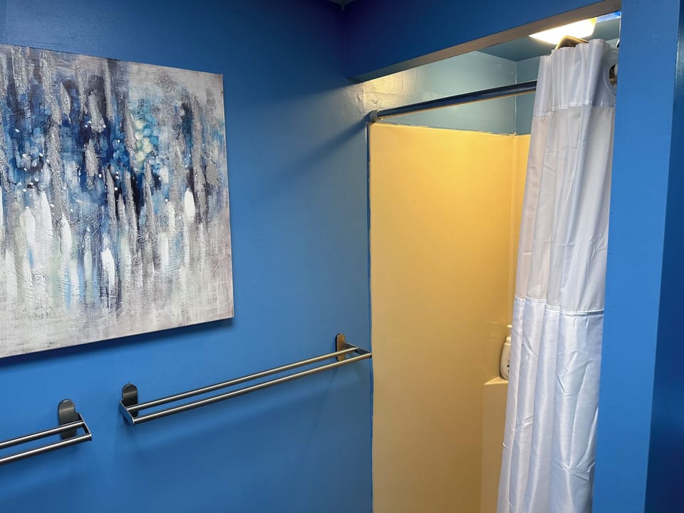 Signature Studio, Private Bathroom, Pool View (Room 5 Queen Studio) | Iron/ironing board, free WiFi