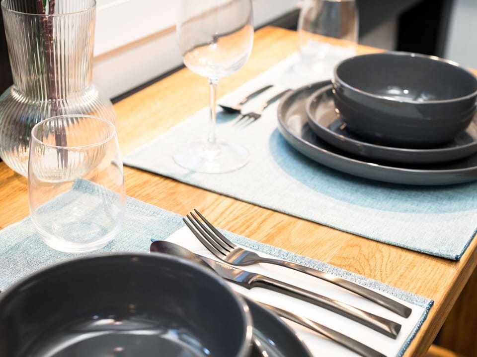 Tableware, Table, Furniture, Dishware, Drinkware, White, Plate, Textile, Serveware