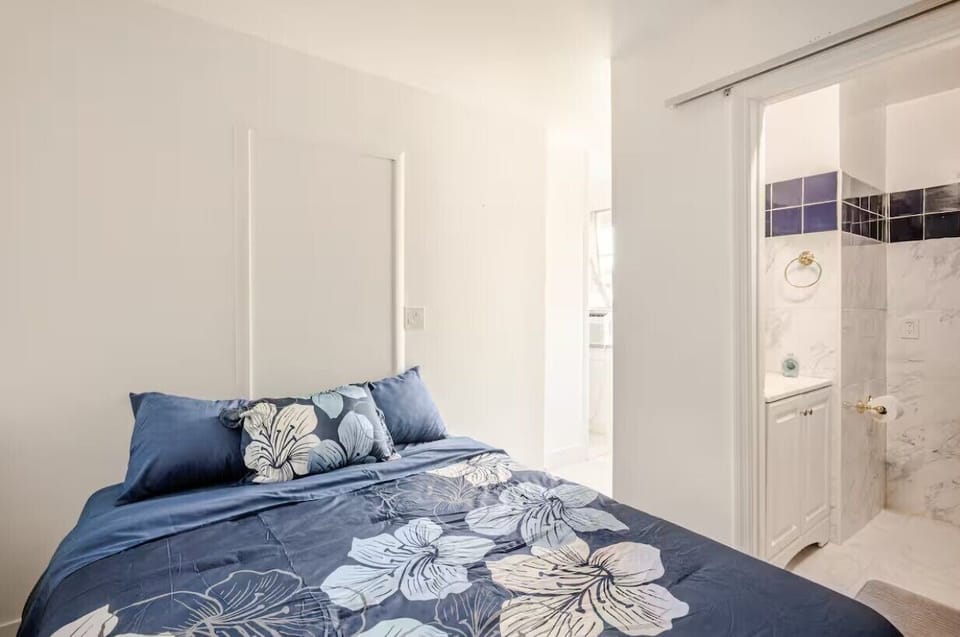 Room, 1 Bedroom, City View | 1 bedroom