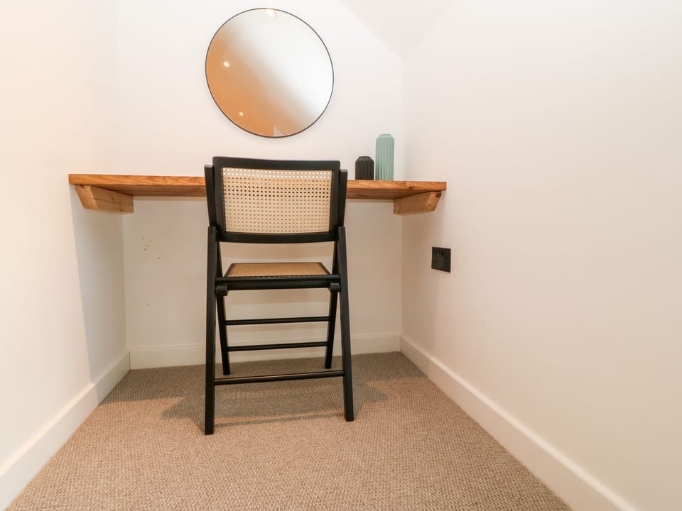 Cottage | 2 bedrooms, individually decorated, individually furnished, free WiFi