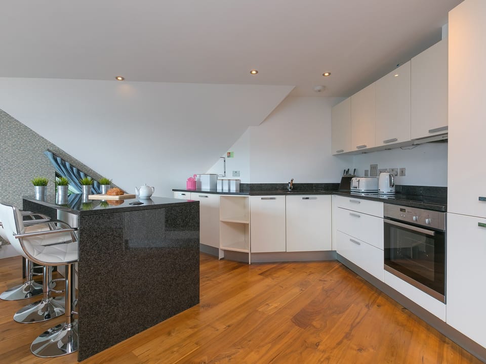 Cottage | Private kitchen | Fridge, dishwasher, electric kettle, toaster