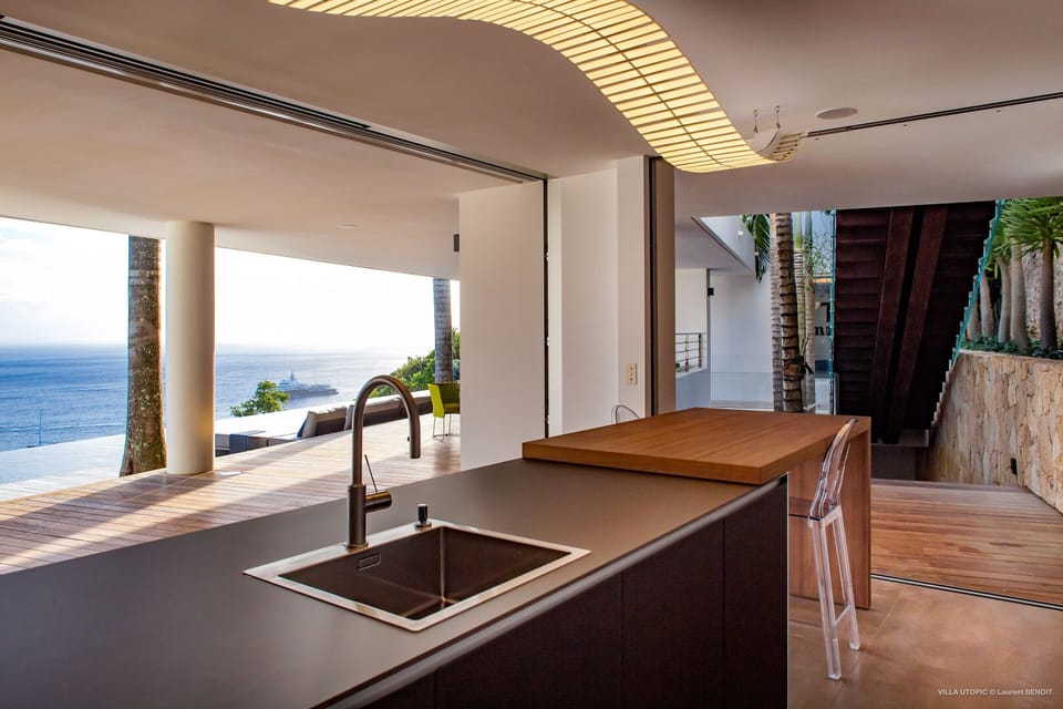 Kitchen & Dining Area