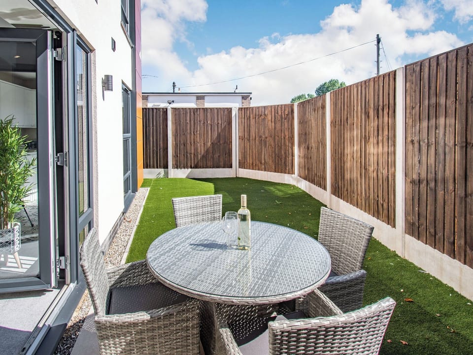 Sitting-out-area | The Bilberry - Scalby View Apartments, Scalby