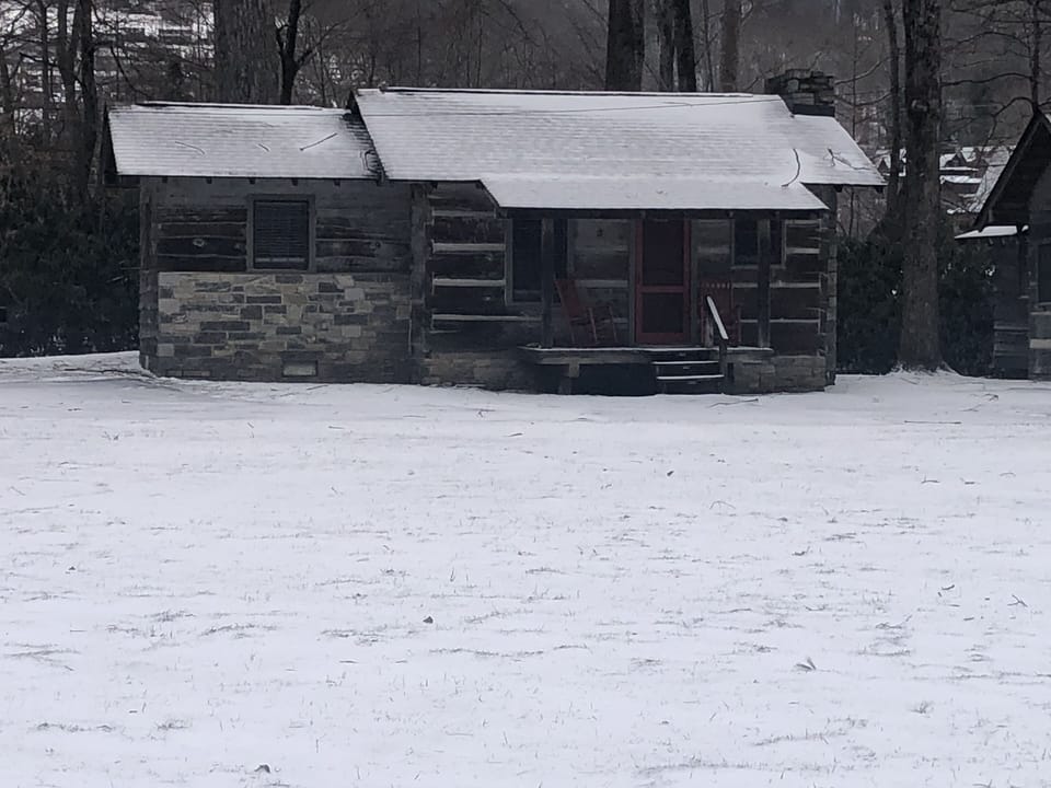 Cabin 2 - Snowy day 