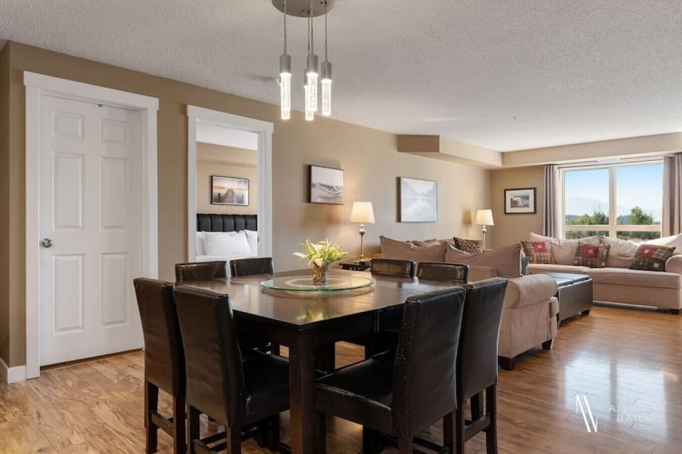 Dining area with seating for 8.