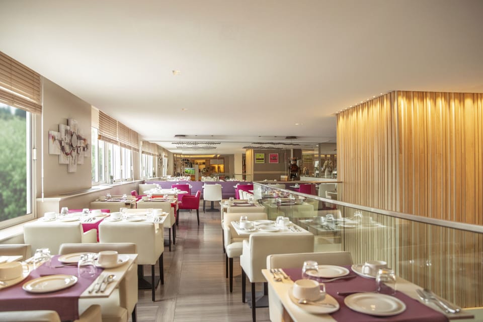 Daily buffet breakfast for a fee