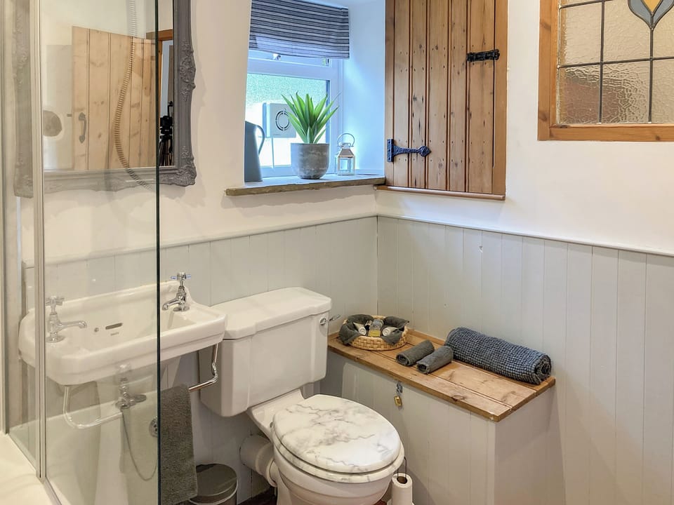 Bathroom | Gem Cottage, Longnor, Near Buxton