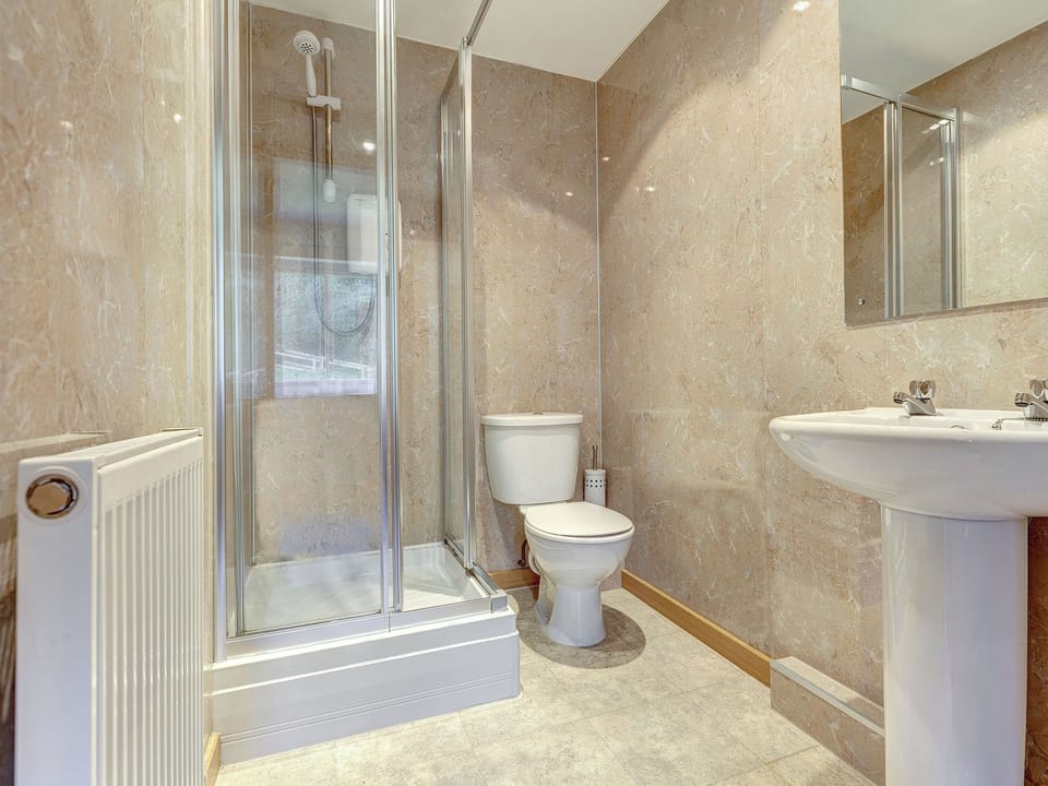 Shower room | 12 Red Rock - Red Rock Apartments, Dawlish Warren