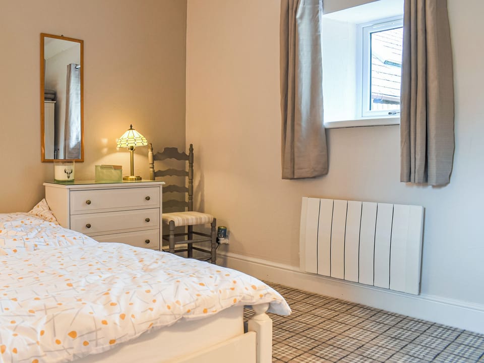 Twin bedroom | Pigaway Cottage, Petrockstow