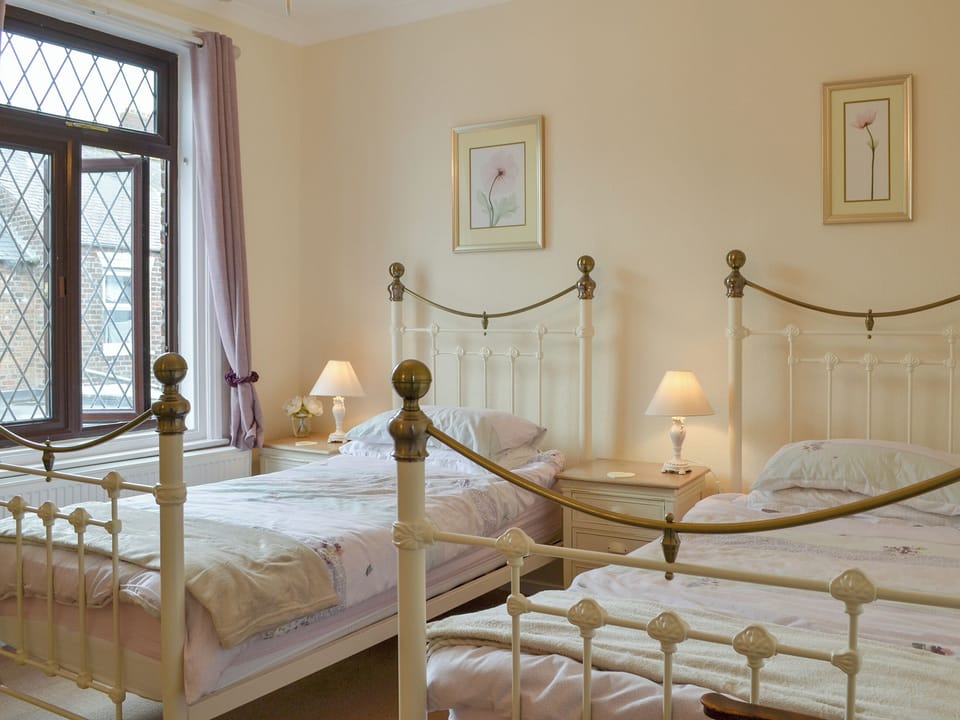 Twin bedroom | Molly&rsquo;s Place, Filey
