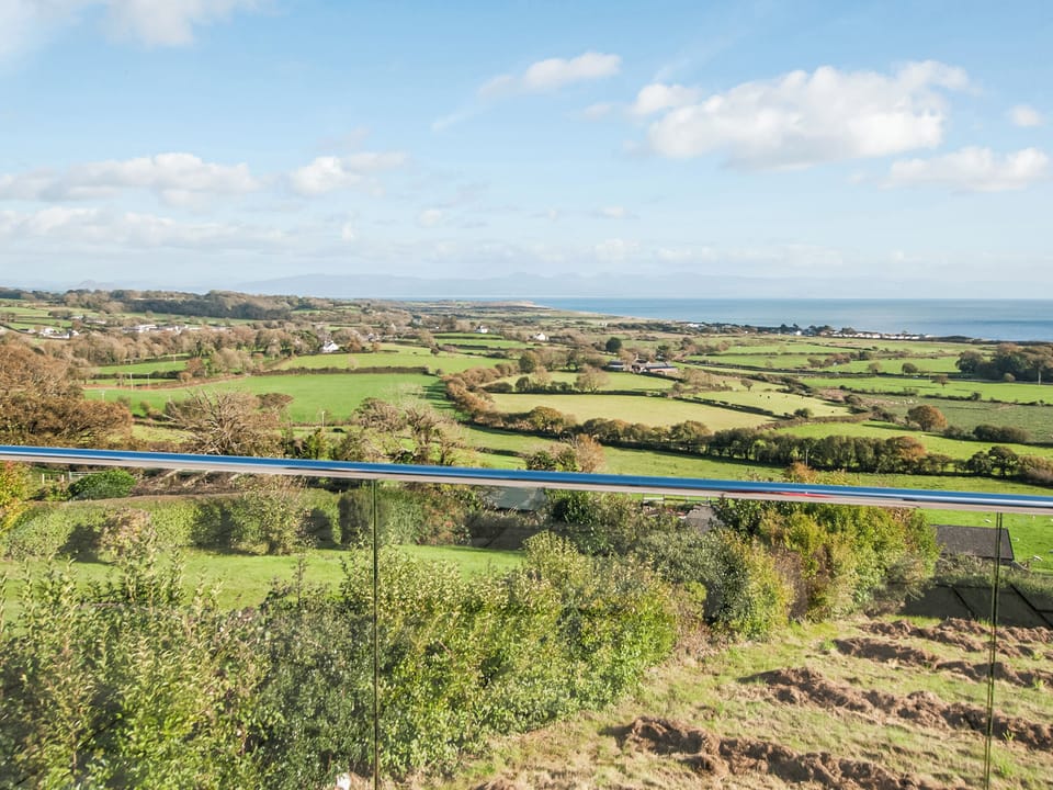 Outdoor area | Maes Teg, Pwllheli