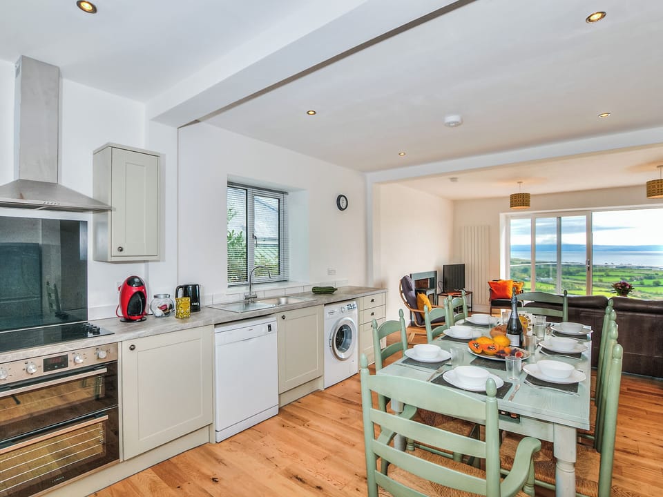 Living area | Maes Teg, Pwllheli