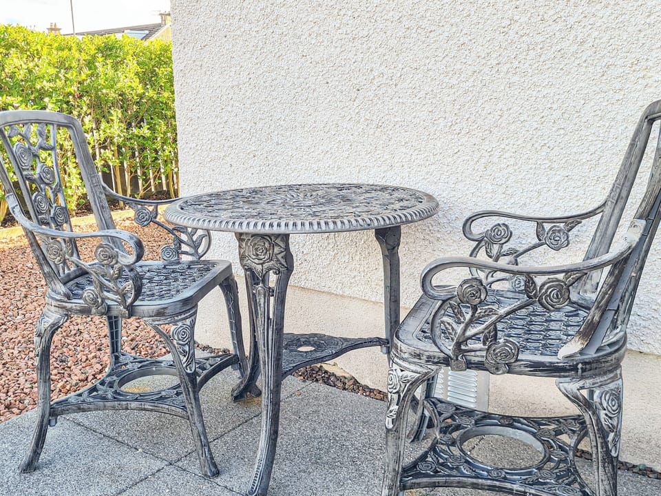 Sitting-out-area | Kirklea, Wishaw, North Lanarkshire