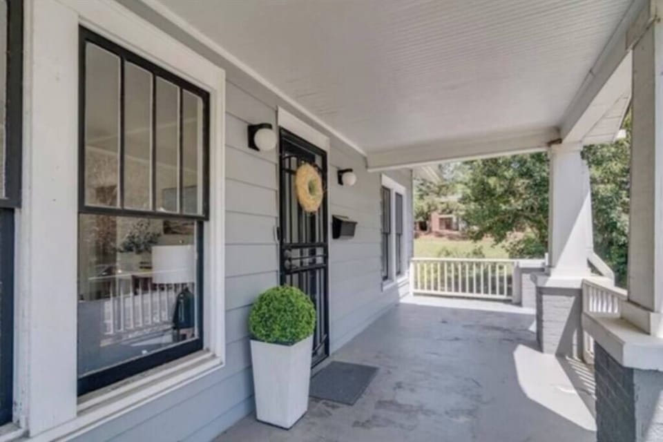 inviting front porch 