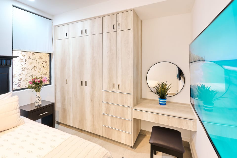 Bedroom 3 includes closet, desk, smart tv, queen size bed and wifi