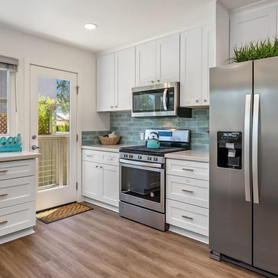 Fully stocked kitchen. Cook or order in.