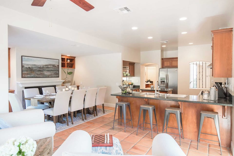 House (5 Bedrooms) | Interior