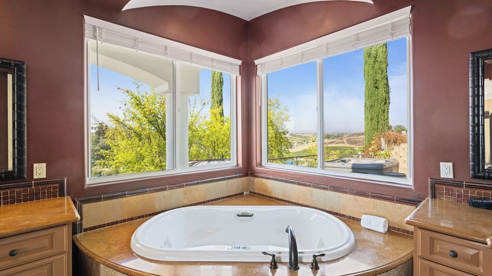 Wine Country Villa Large Rooftop Terrace w/ Views + Game Room Via del Sur House in Temecula