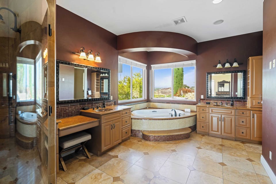 Wine Country Villa Large Rooftop Terrace w/ Views + Game Room Via del Sur House in Temecula