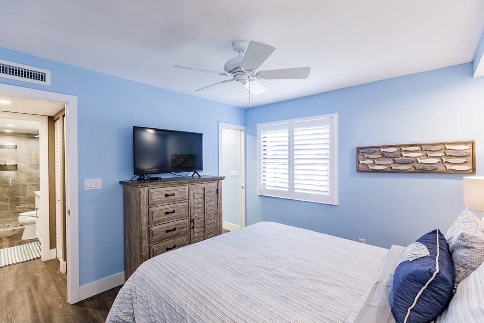 This condo features a full ensuite bathroom as well a separate full guest bathroom, which is very unique for this complex.