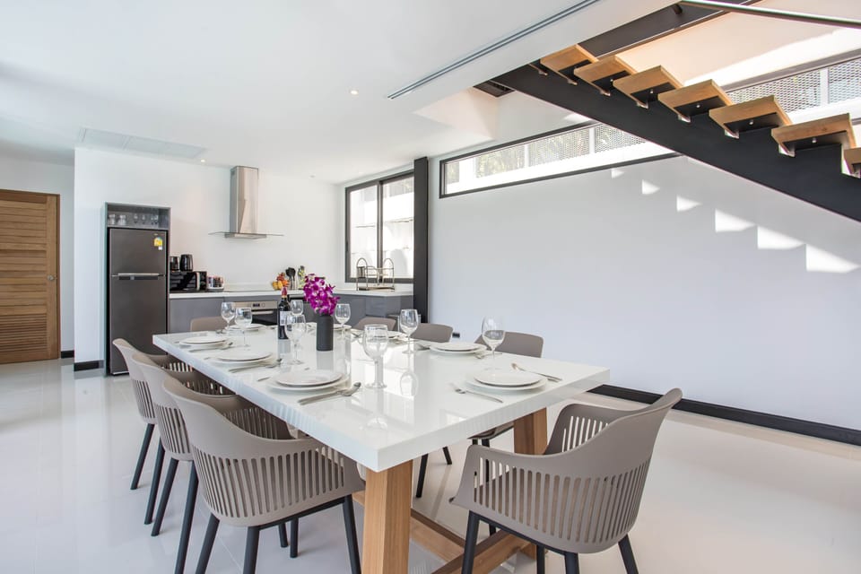 Luxury Villa | Dining room