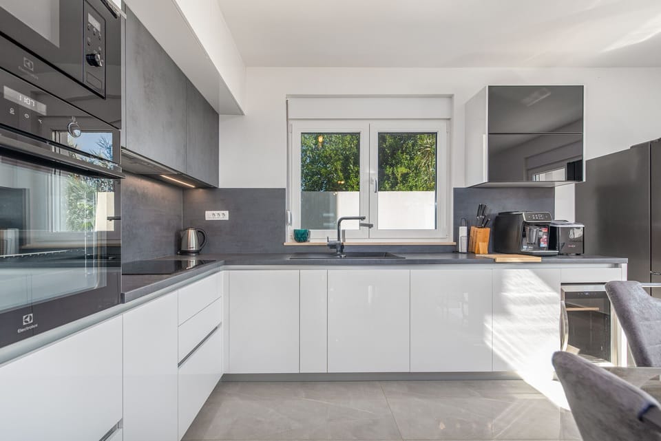 Villa, 5 Bedrooms, Private Pool, Sea View | Private kitchen | Microwave, oven, dishwasher, coffee/tea maker